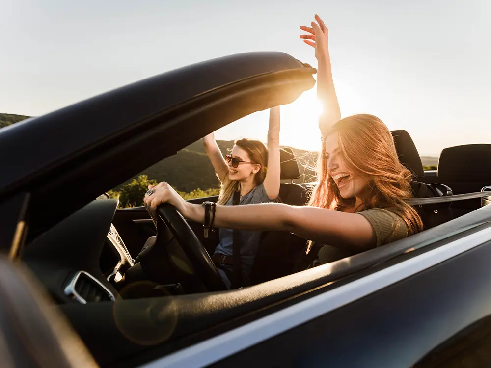 Gewinn: Ein Wochenende mit einem Mercedes-Benz Cabrio im Rahmen des Abel+Ruf WM-Gewinnspiels.